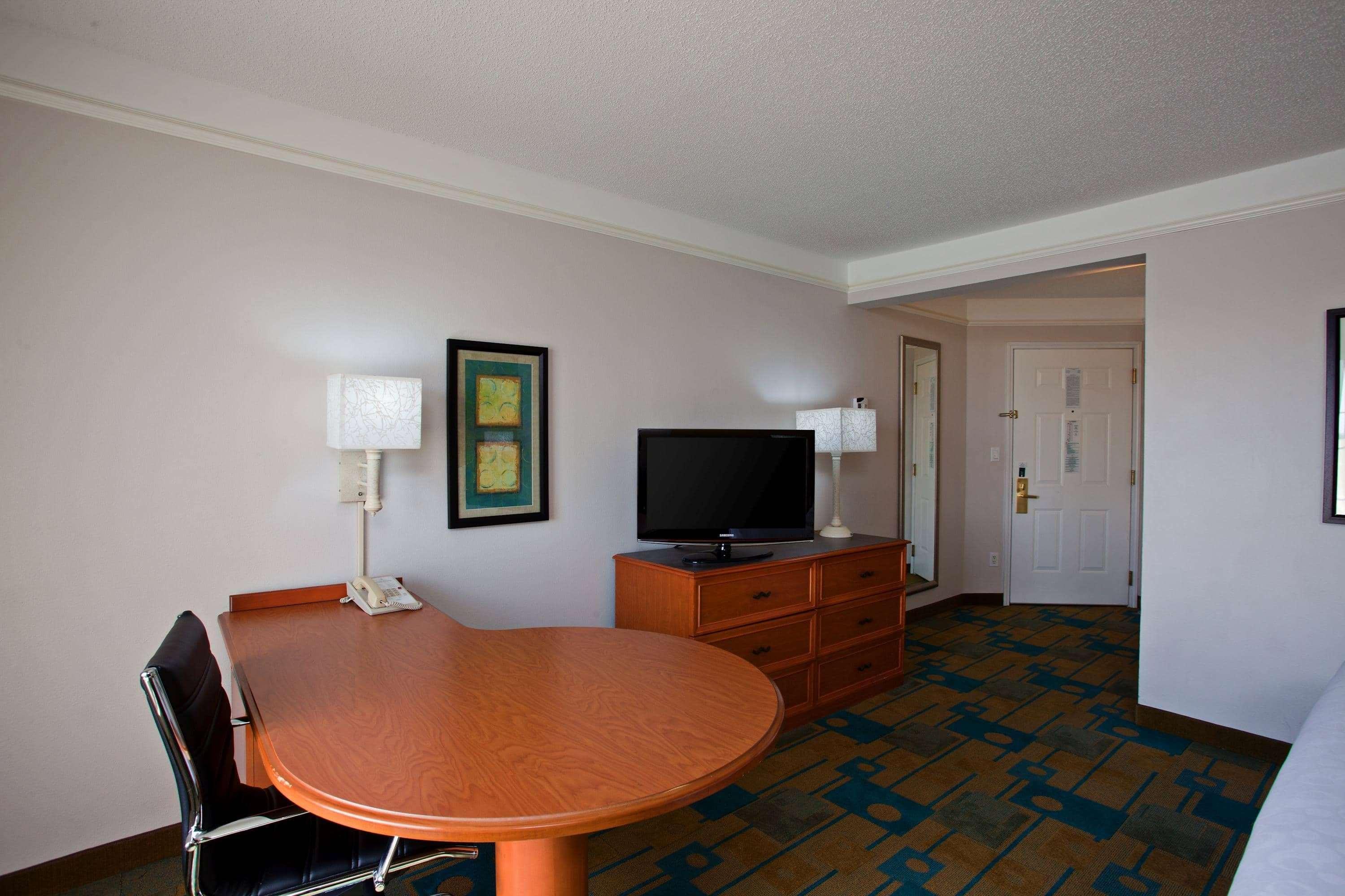 Hotel La Quinta By Wyndham Winston-Salem Esterno foto