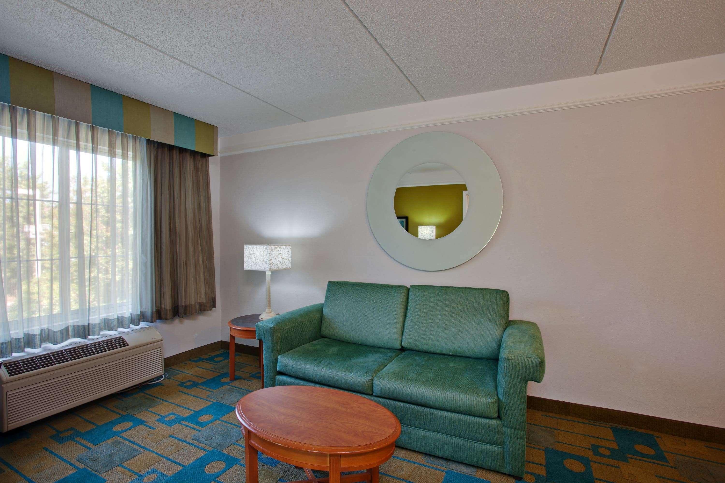 Hotel La Quinta By Wyndham Winston-Salem Esterno foto