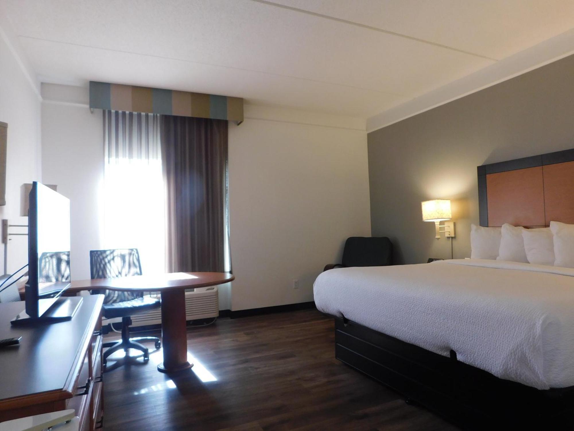 Hotel La Quinta By Wyndham Winston-Salem Esterno foto